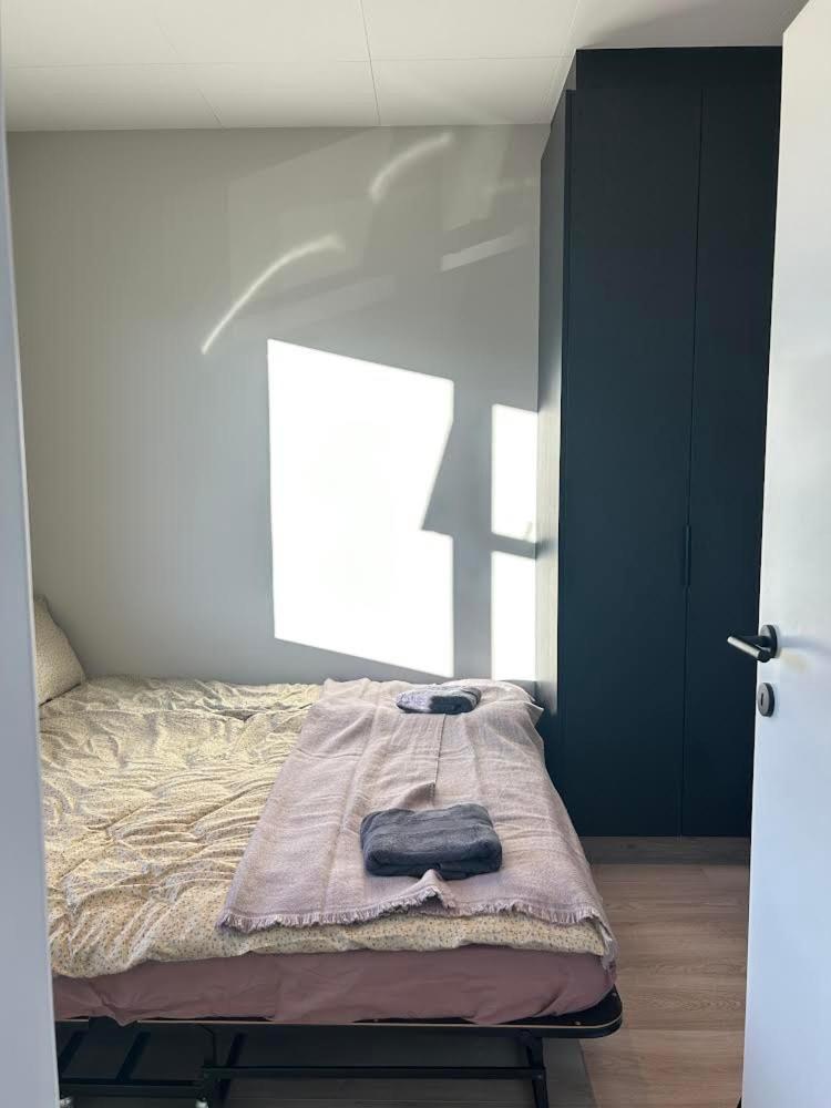 Nice & Cozy Two Bedroom Apartment With A Balcony 阿克雷里 外观 照片