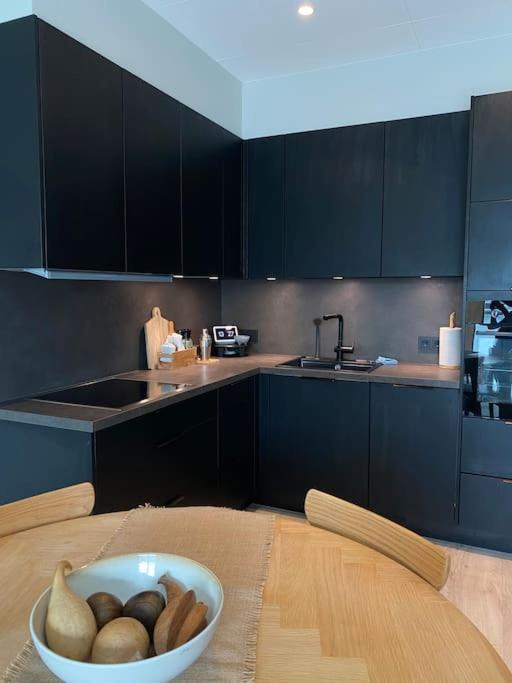 Nice & Cozy Two Bedroom Apartment With A Balcony 阿克雷里 外观 照片